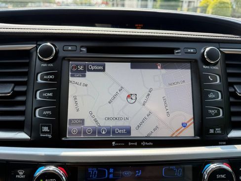 Used 2017 Toyota Highlander Limited w/ Protection Package #3 AWD/4WD image 19