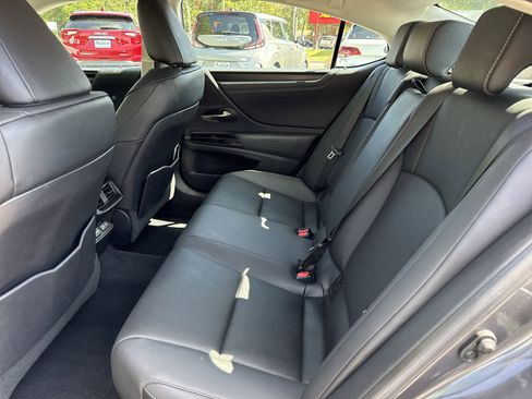 Used 2022 Lexus ES 350 w/ Premium Package FWD image 10