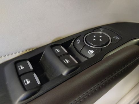 Used 2018 Lincoln MKC Select w/ Select Plus Package FWD image 27