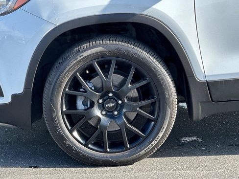 Used 2022 Chevrolet Trax LT w/ Sport Edition AWD/4WD image 25