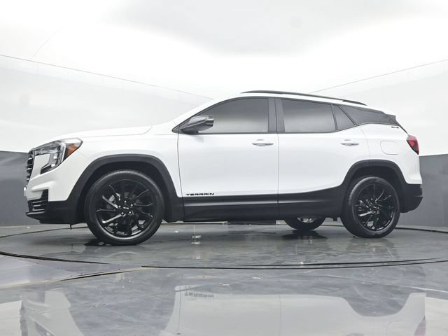 Used 2024 GMC Terrain SLE w/ Driver Convenience Package FWD image 45