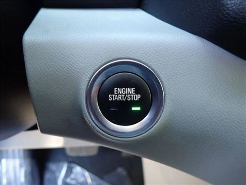 Used 2022 GMC Terrain SLE image 23