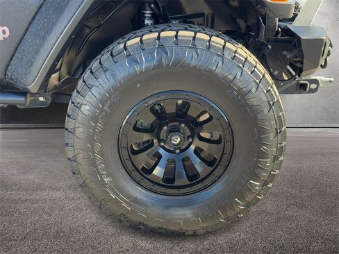 Used 2022 Jeep Gladiator Mojave w/ Trailer Tow Package image 7