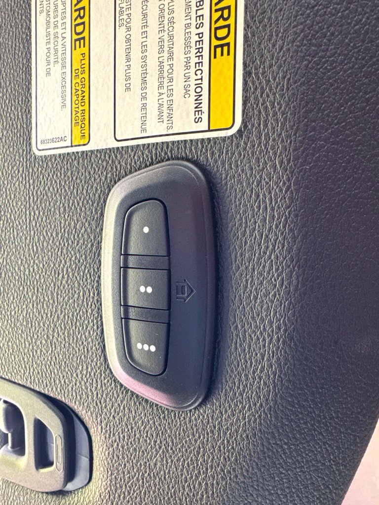 Used 2023 Jeep Gladiator Sport AWD/4WD image 18