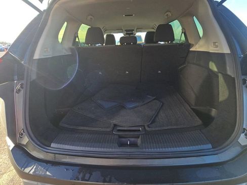 Used 2023 Nissan Rogue SV image 36