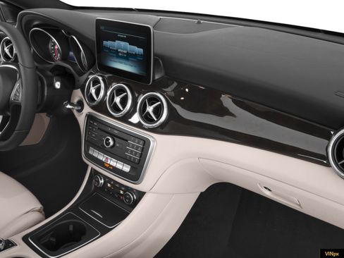 Used 2018 Mercedes-Benz CLA 250 image 5