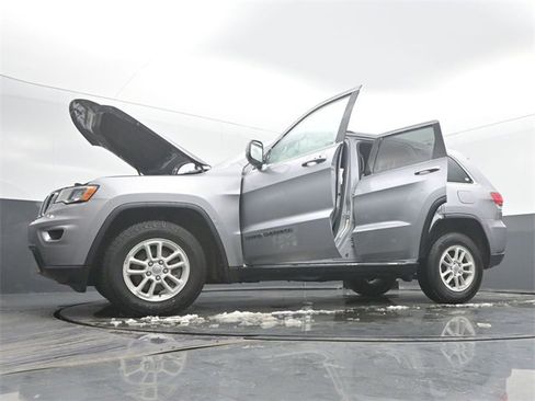 Used 2018 Jeep Grand Cherokee Laredo image 59