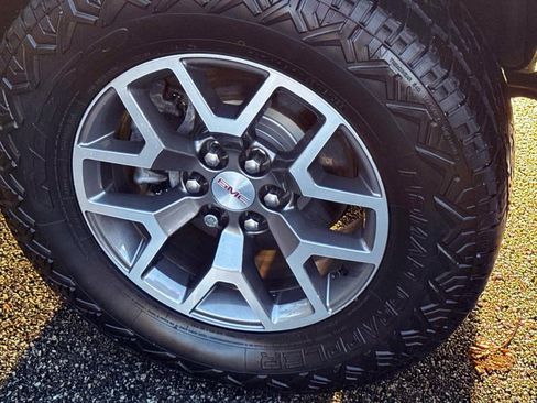 Used 2022 GMC Canyon AT4 w/ Trailering Package image 7