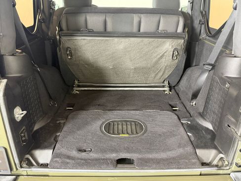 Used 2016 Jeep Wrangler Sahara w/ Connectivity Group AWD/4WD image 25