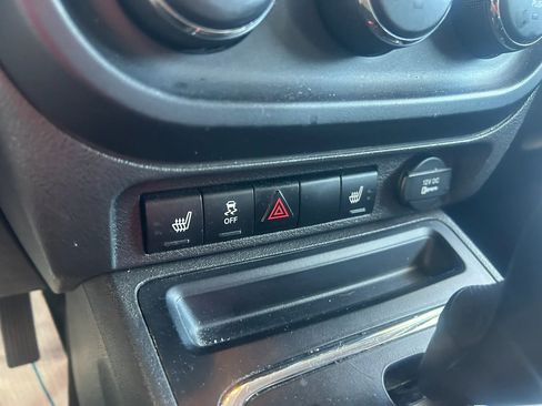 Used 2017 Jeep Patriot Latitude image 19