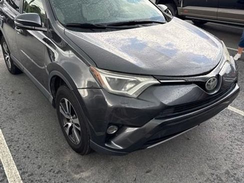 Used 2017 Toyota RAV4 XLE FWD image 1