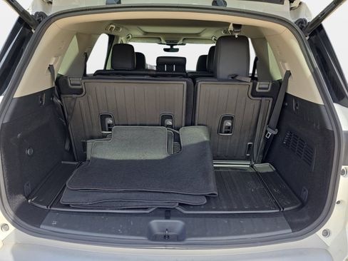 Certified 2024 Nissan Pathfinder Platinum w/ Cargo Package AWD/4WD image 12