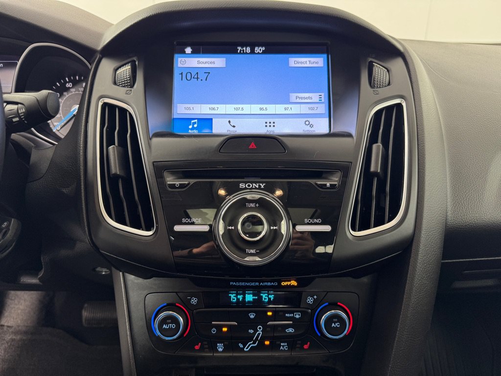 Used 2017 Ford Focus SEL w/ Cold Weather Package FWD image 11