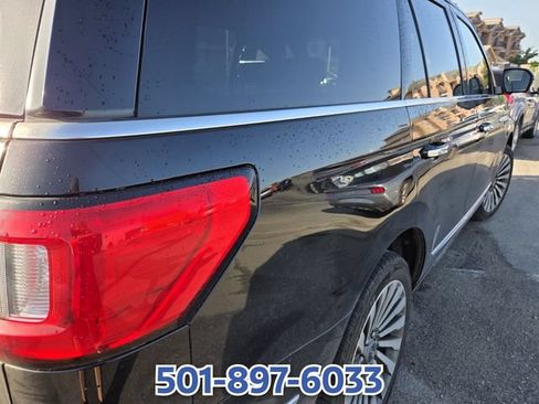 Used 2018 Lincoln Navigator Reserve w/ Technology Package AWD/4WD image 9