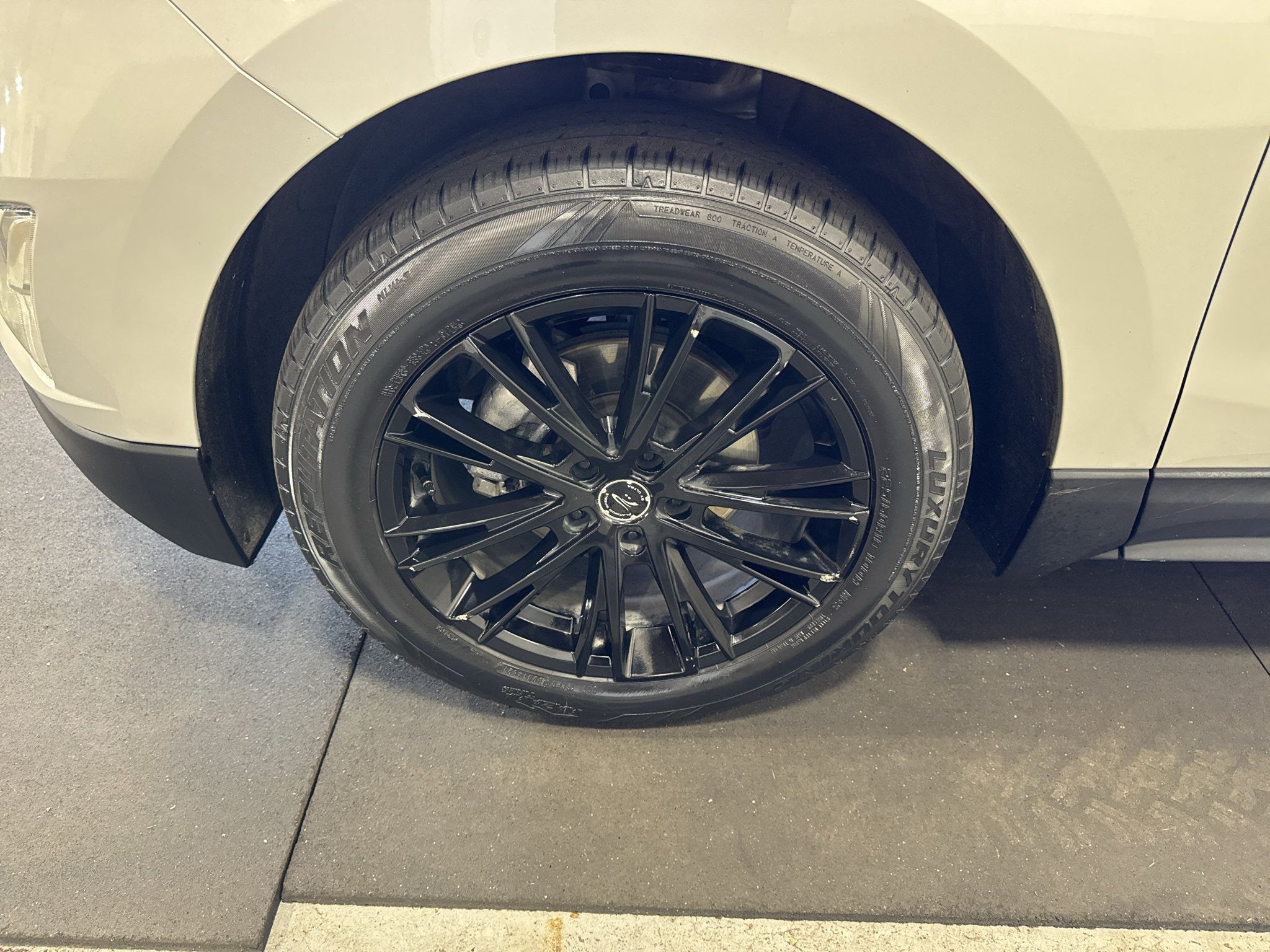 Used 2018 Chevrolet Equinox Premier AWD/4WD image 26