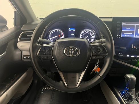 Used 2024 Toyota Camry SE FWD image 17