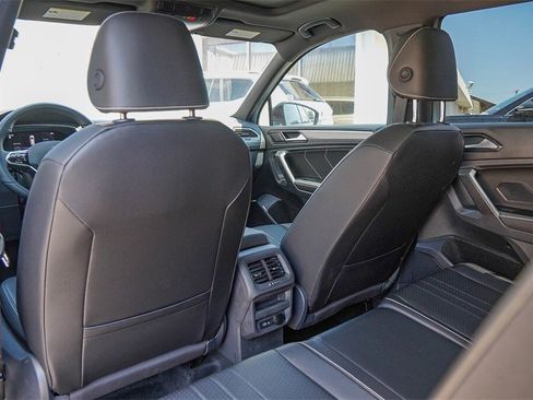 New 2024 Volkswagen Tiguan SE R-Line image 30