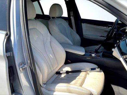 Used 2017 BMW 540i image 7