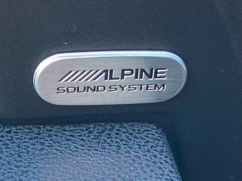 Used 2023 Dodge Charger SXT w/ Blacktop Package image 18