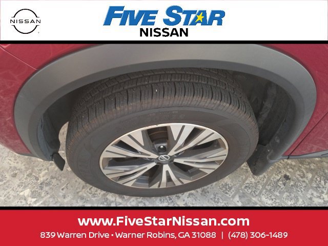 Used 2021 Nissan Rogue SV FWD image 2