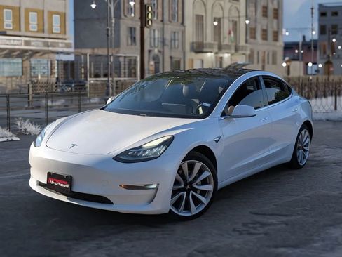 Used 2018 Tesla Model 3 Long Range AWD/4WD image 3