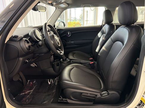 Used 2015 MINI Cooper 2-Door Hardtop FWD image 5
