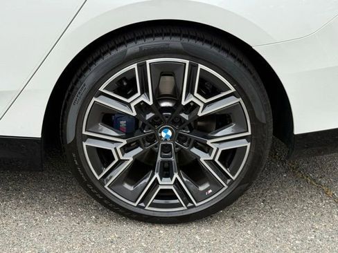 Used 2026 BMW 530i xDrive w/ M Sport Package AWD/4WD image 14