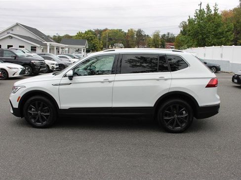 Used 2024 Volkswagen Tiguan SE image 5