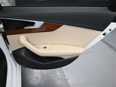 Used 2023 Audi A4 2.0T Premium w/ Convenience Package image 32