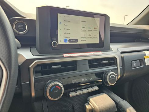 Used 2025 Toyota 4Runner SR5 AWD/4WD image 24