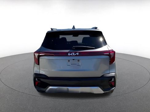 Used 2025 Kia Seltos S image 12