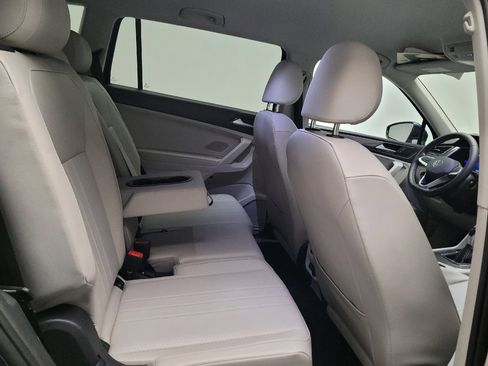 Used 2022 Volkswagen Tiguan SE FWD image 19