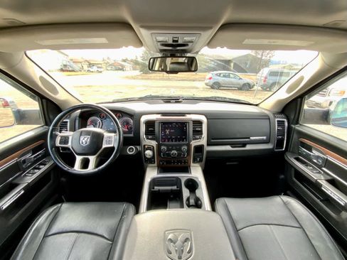 Used 2018 RAM 1500 Laramie image 30