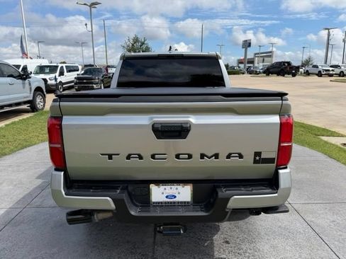 Used 2025 Toyota Tacoma TRD Sport RWD image 5