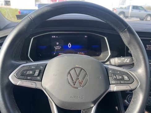 Used 2022 Volkswagen Jetta SE w/ Panoramic Sunroof Package image 12