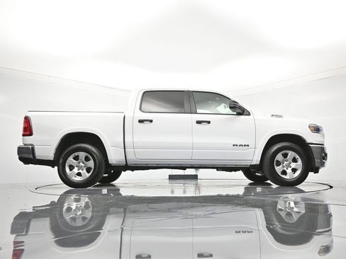 Used 2025 RAM 1500 Big Horn AWD/4WD image 40