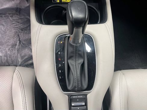 Used 2024 Honda HR-V EX-L image 16