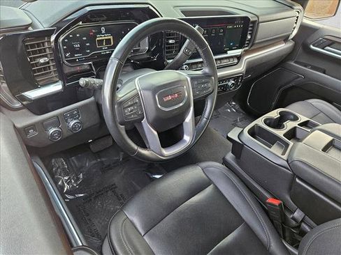 Used 2024 GMC Sierra 1500 SLT image 9