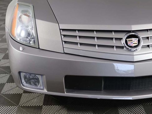 Used 2004 Cadillac XLR RWD image 12