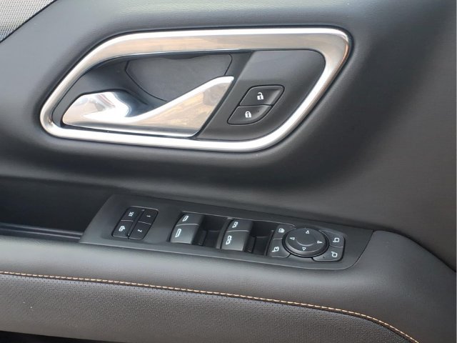 Used 2023 GMC Yukon XL AT4 w/ AT4 Premium Package AWD/4WD image 13