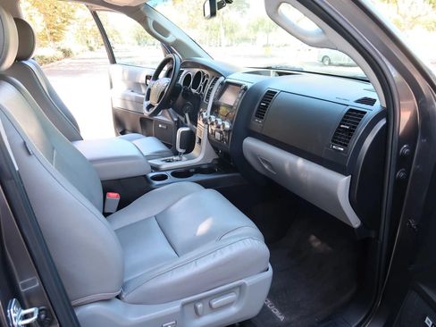 Used 2013 Toyota Sequoia Limited AWD/4WD image 24