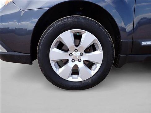 Used 2011 Subaru Outback 2.5i Limited w/ PWR Moonroof Pkg AWD/4WD image 7