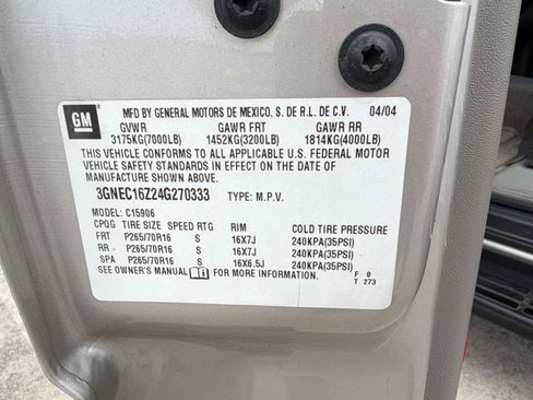 Used 2004 Chevrolet Suburban LS image 19