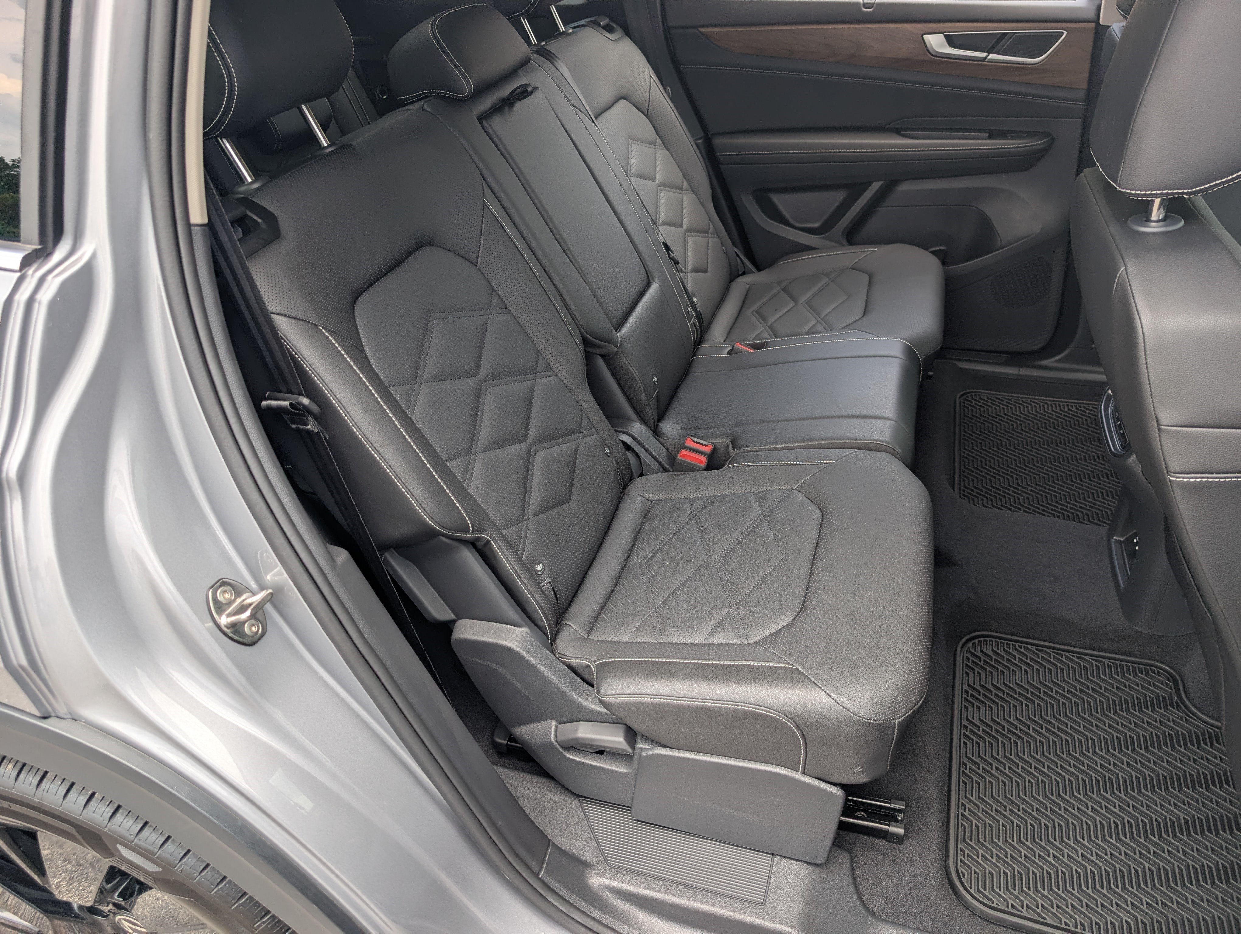Used 2026 Volkswagen Atlas SE w/ Black Wheel Package FWD image 20