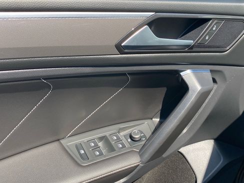 Certified 2023 Volkswagen Tiguan SE R-Line AWD/4WD image 19