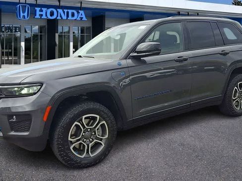 Used 2024 Jeep Grand Cherokee Trailhawk AWD/4WD image 4