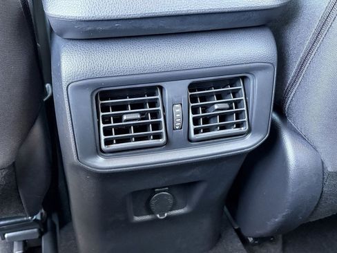 Used 2025 Toyota RAV4 LE AWD/4WD image 15