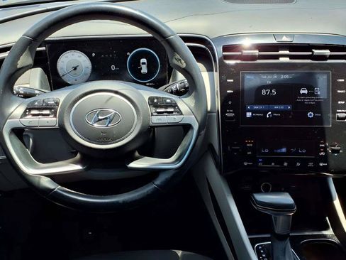 Certified 2022 Hyundai Tucson SEL w/ Convenience Package FWD image 11