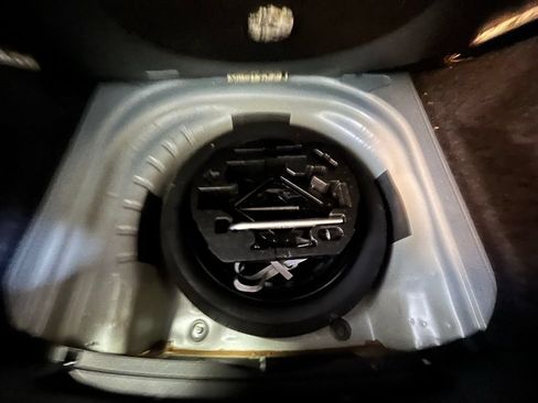 Certified 2025 Volkswagen Jetta Sport FWD image 30