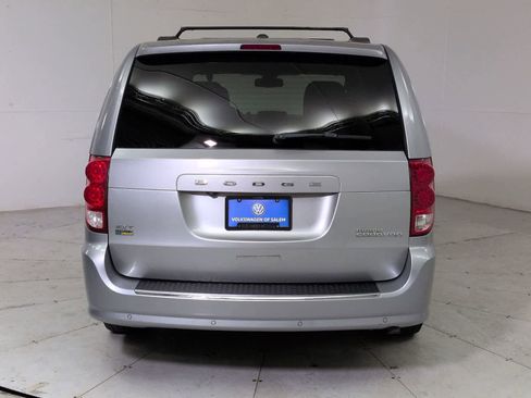 Used 2019 Dodge Grand Caravan SXT w/ Driver Convenience Group image 5